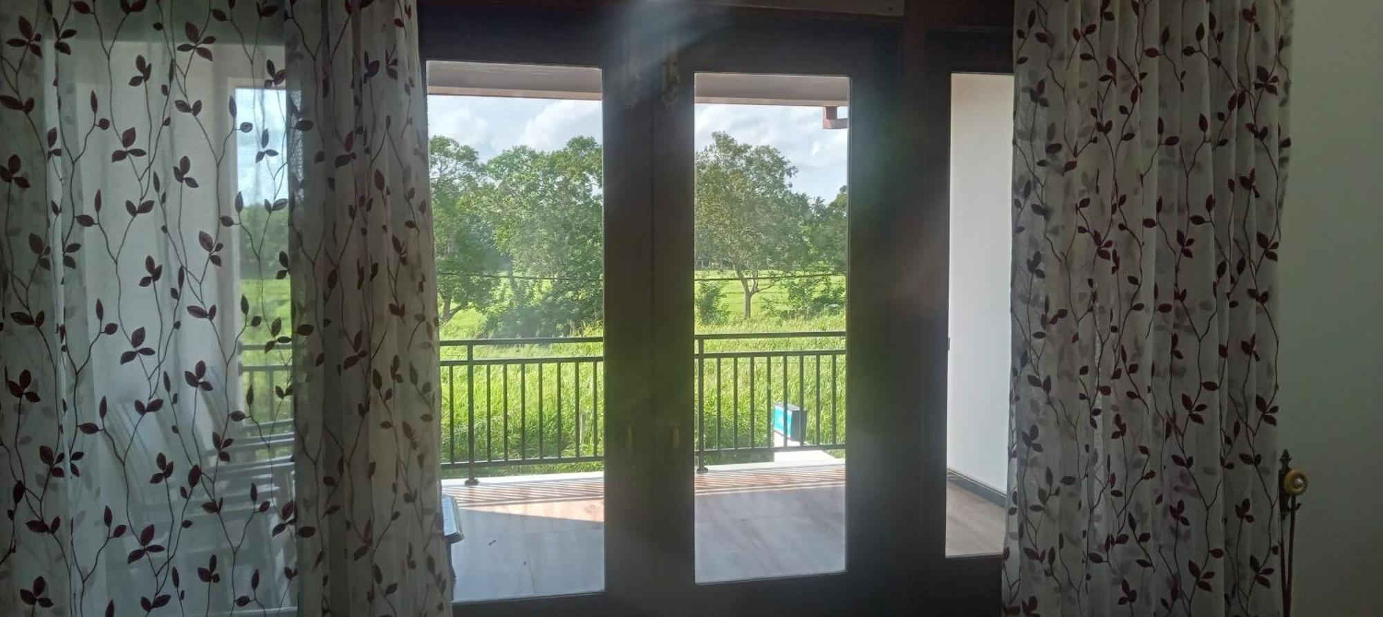 Bliss Lake, Holiday Bungalow, Thissawewa Anuradhapura Exterior photo